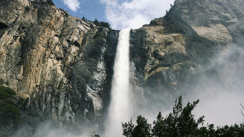 Bridalveil Fall. Photo: Alexa Ward/Yosemite Conservancy